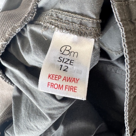 BM Women's Pull On Cargo Capri Pants Gray Size 12 Summer Casual Grunge - Picture 8 of 14
